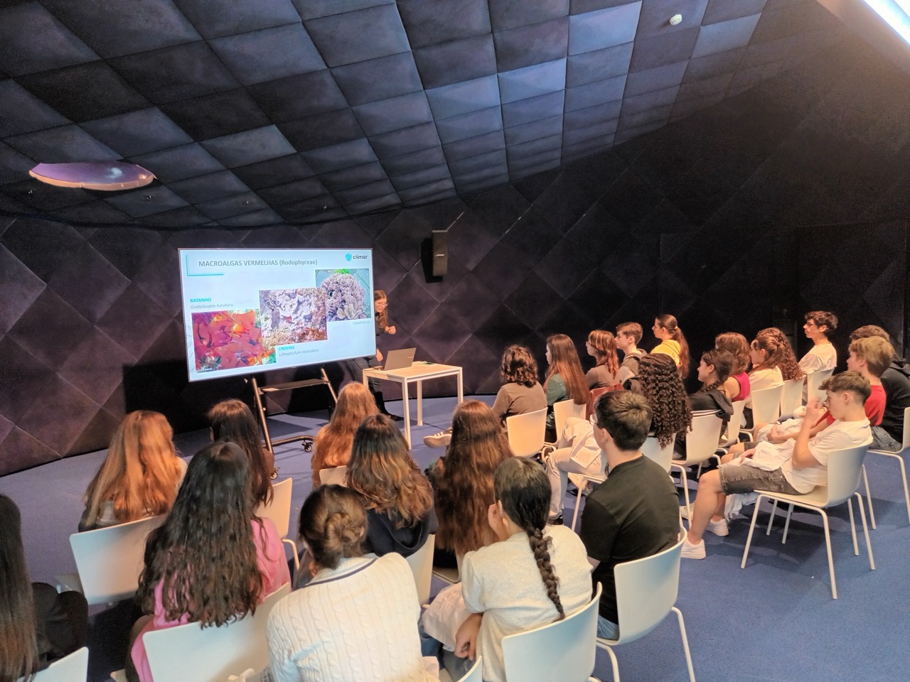 Atividade laboratorial no CIIMAR - 10.º ano